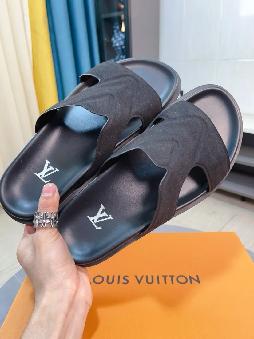Men's shoes 💰300🌹🌹【LV】Multi-color new men's slippers, original top quality version, original special frosted cowhide➕sheepskin inner and side, non-slip combination sole, more stable walking, more comfortable and lightweight, high-end and generous, size: 38~44